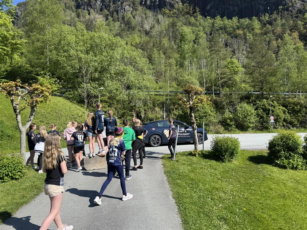 Besøk på skulen - Klikk for stort bilete